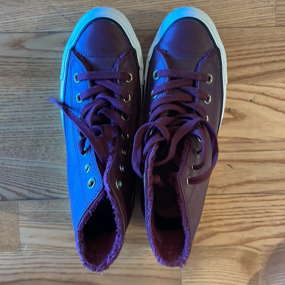 High Top Leather Shearling like lined Converse - Picture 2 of 4